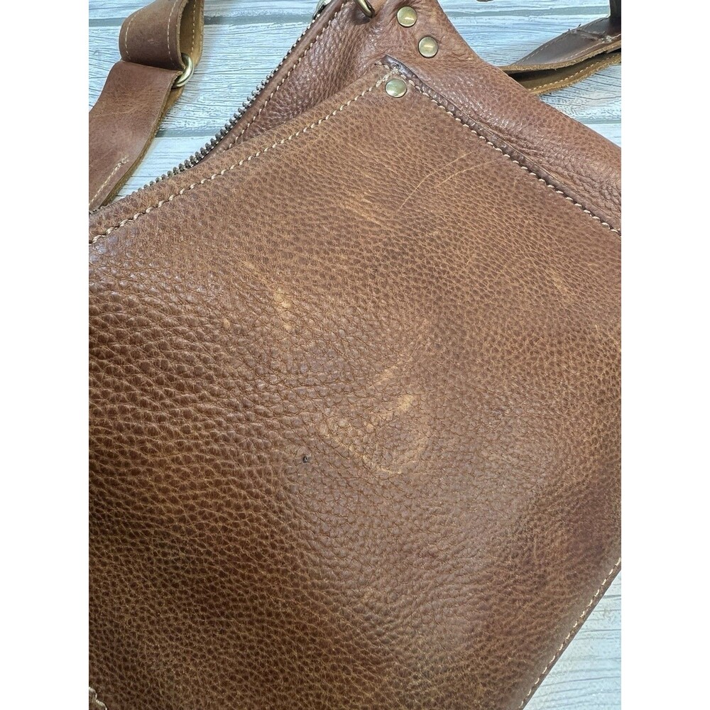 Coastal hillbilly large crossbody
Measurements posted in photos - Picture 6 of 16